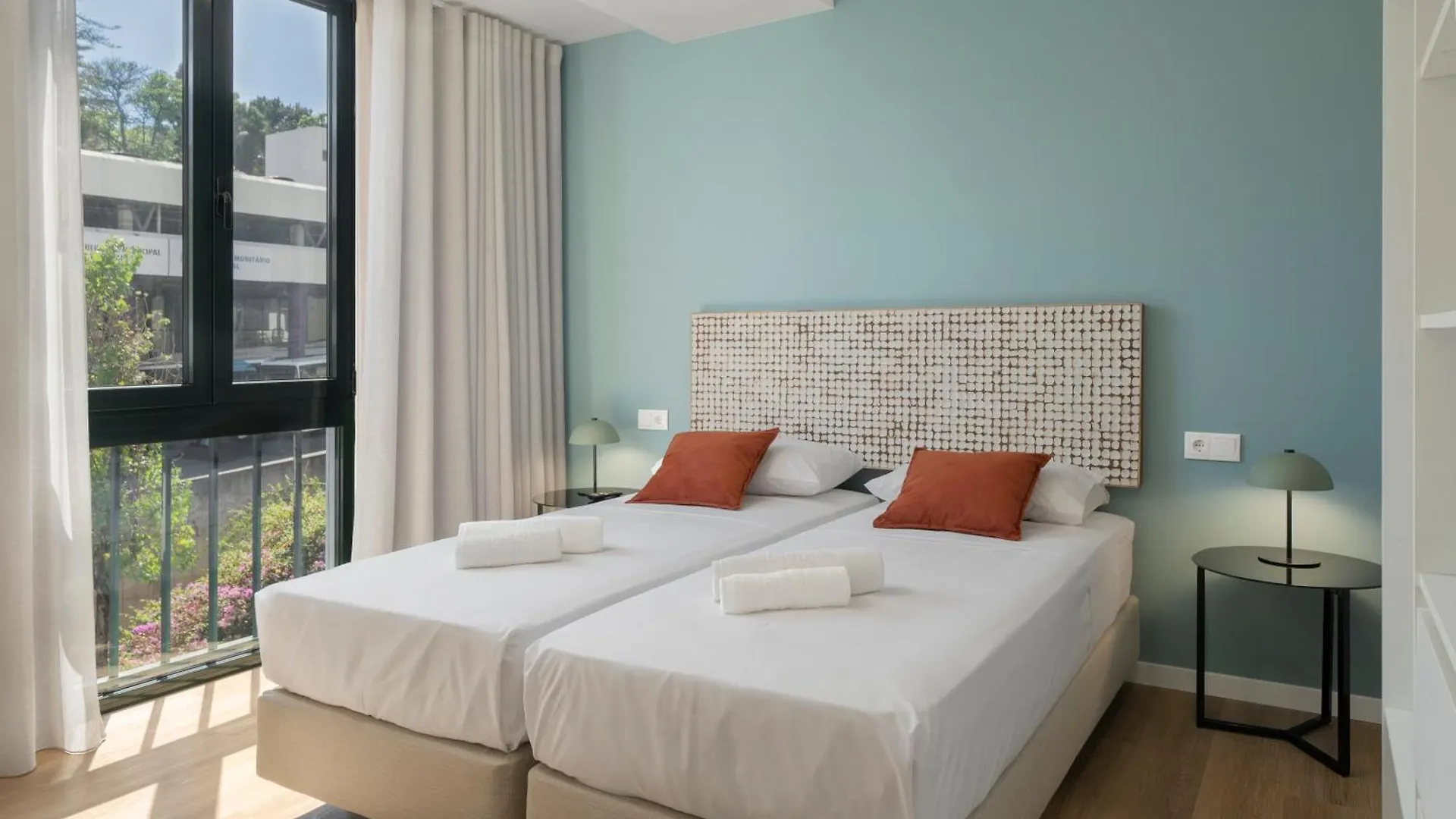 아파트 Atlantic Blue 2 - City Center With Garage 푼샬